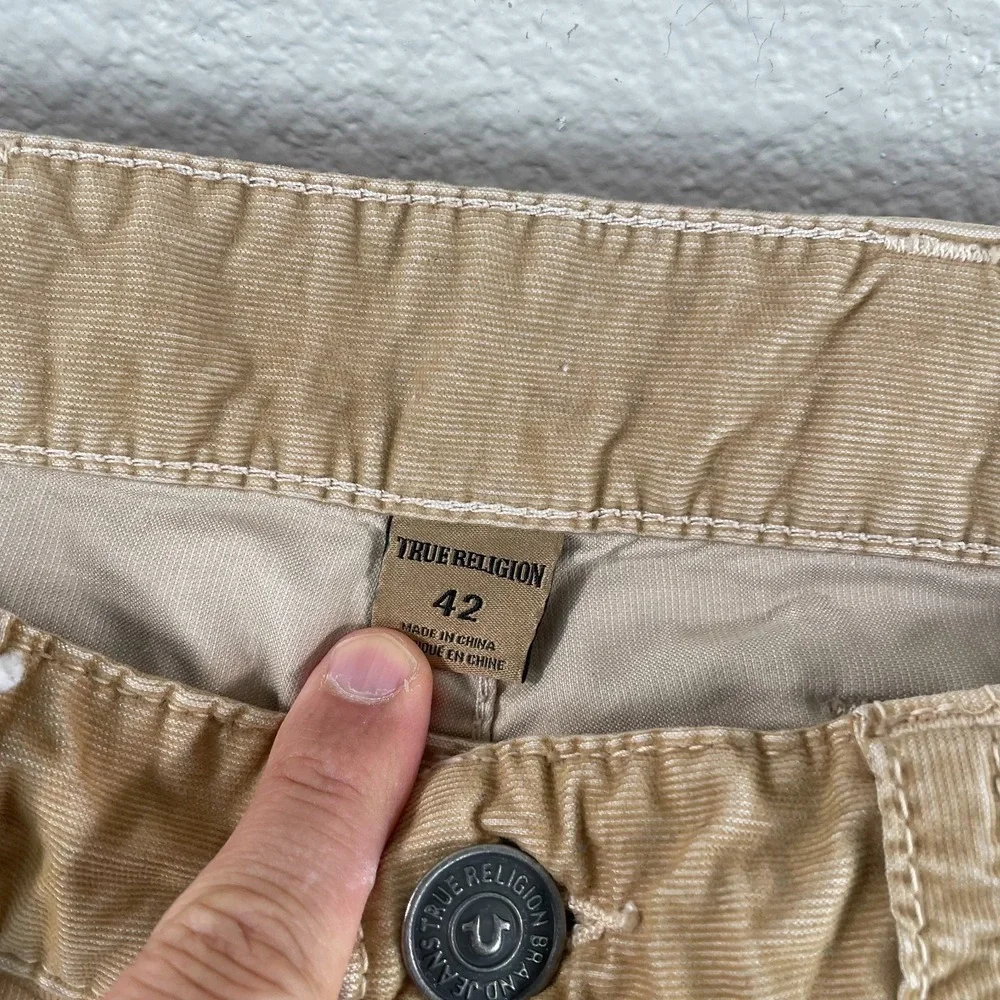 True Religion Ricky Relaxed Straight Pants Men 42x31 Beige Corduroy Logo Pockets